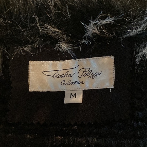 Striking Faux Suede, Faux Fur Vest - Picture 5 of 10